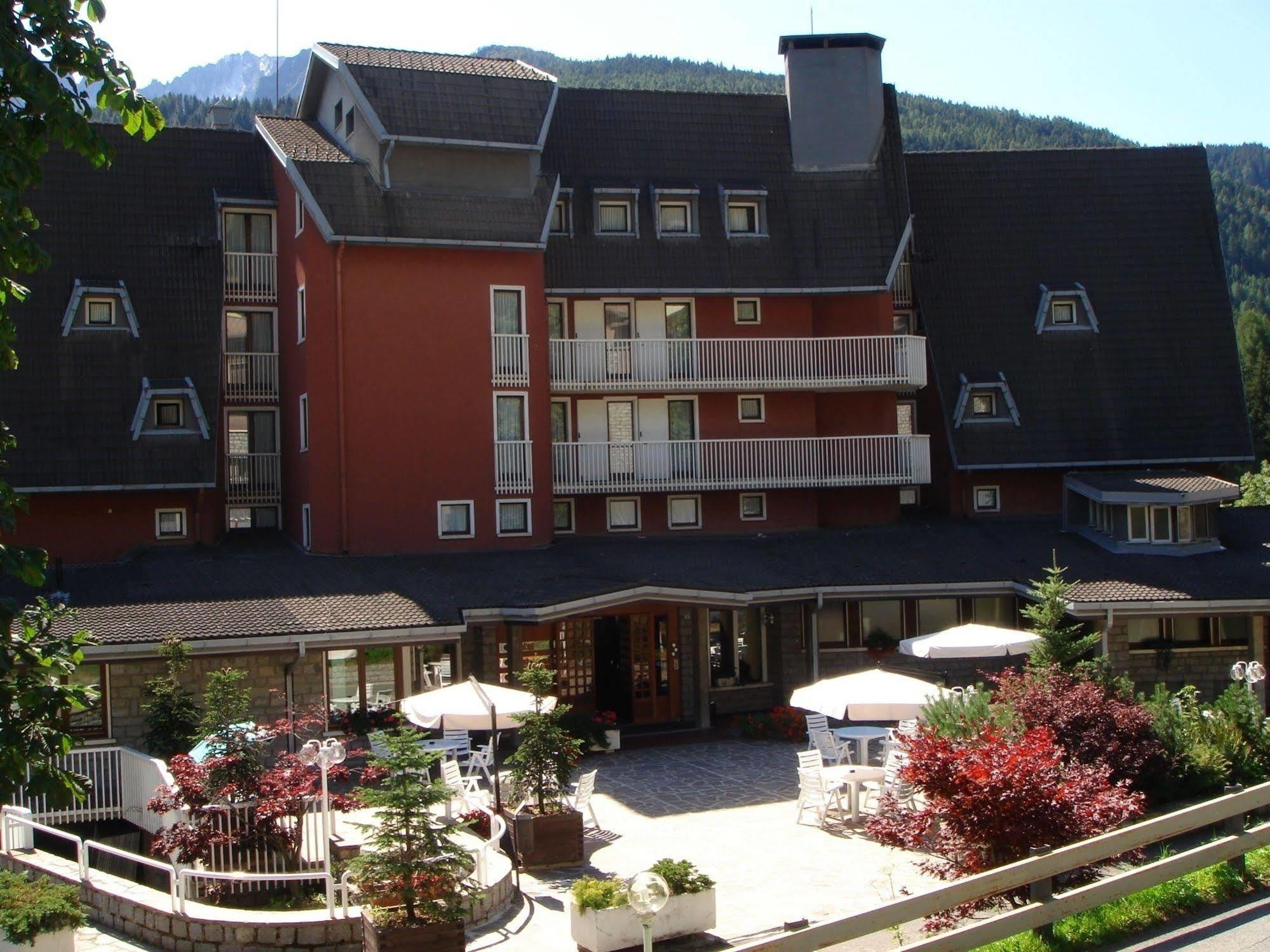 Hotel Mirella Ponte Di Legno Exterior foto